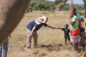 Tembea Na Mimi walker meeting a child along the way